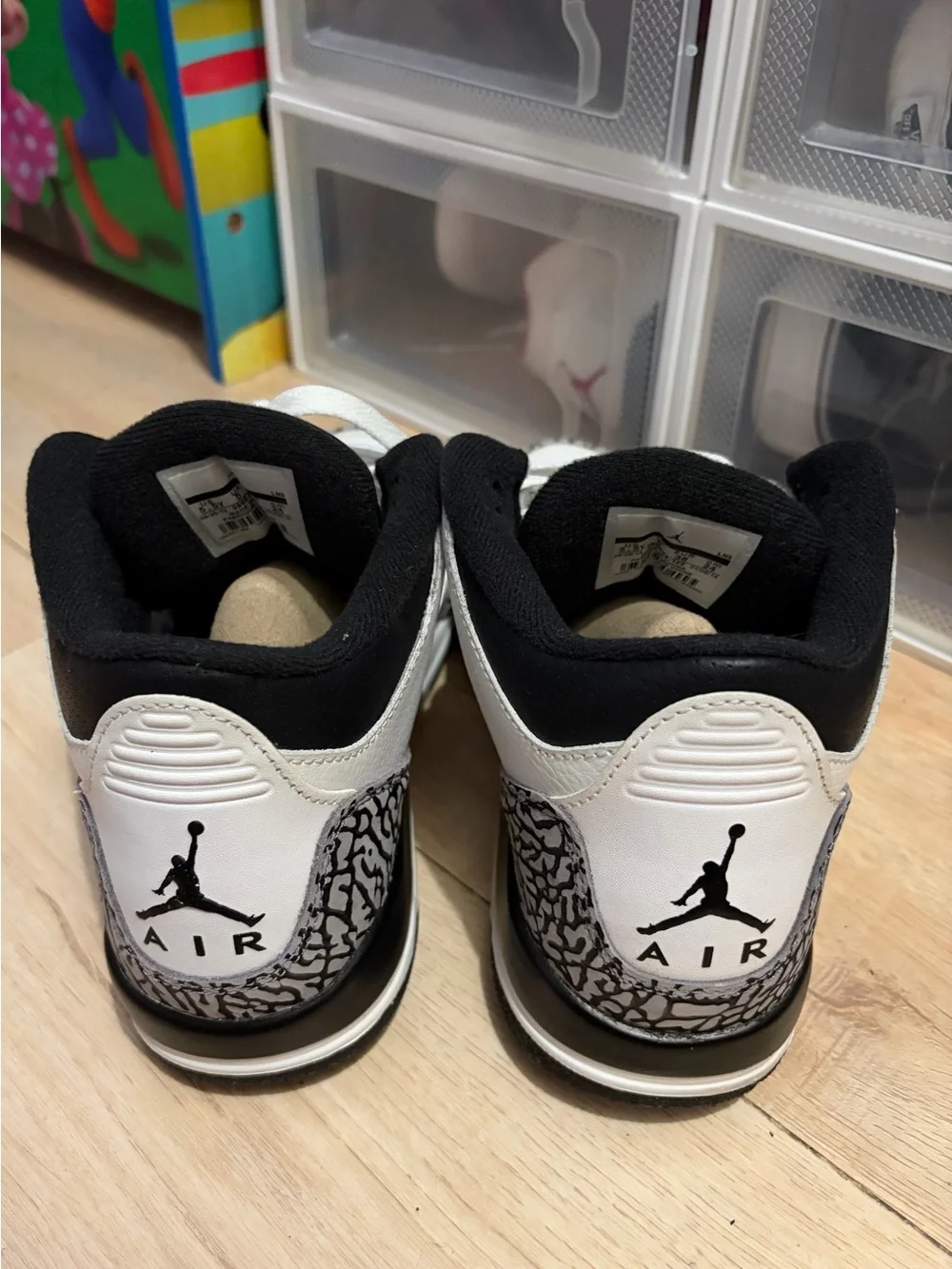 Jordan Kids White Black and Red Retro Elephant-Print Sneakers